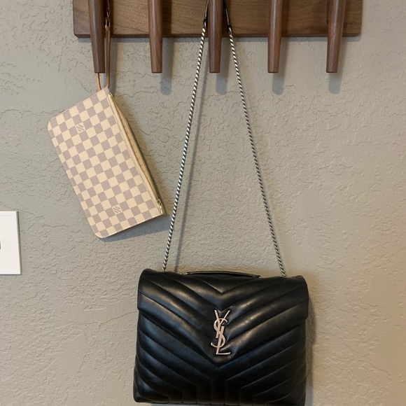 YSL Saint Laurent LouLou Medium in Quilted “Y” Leather - Picture 6 of 15